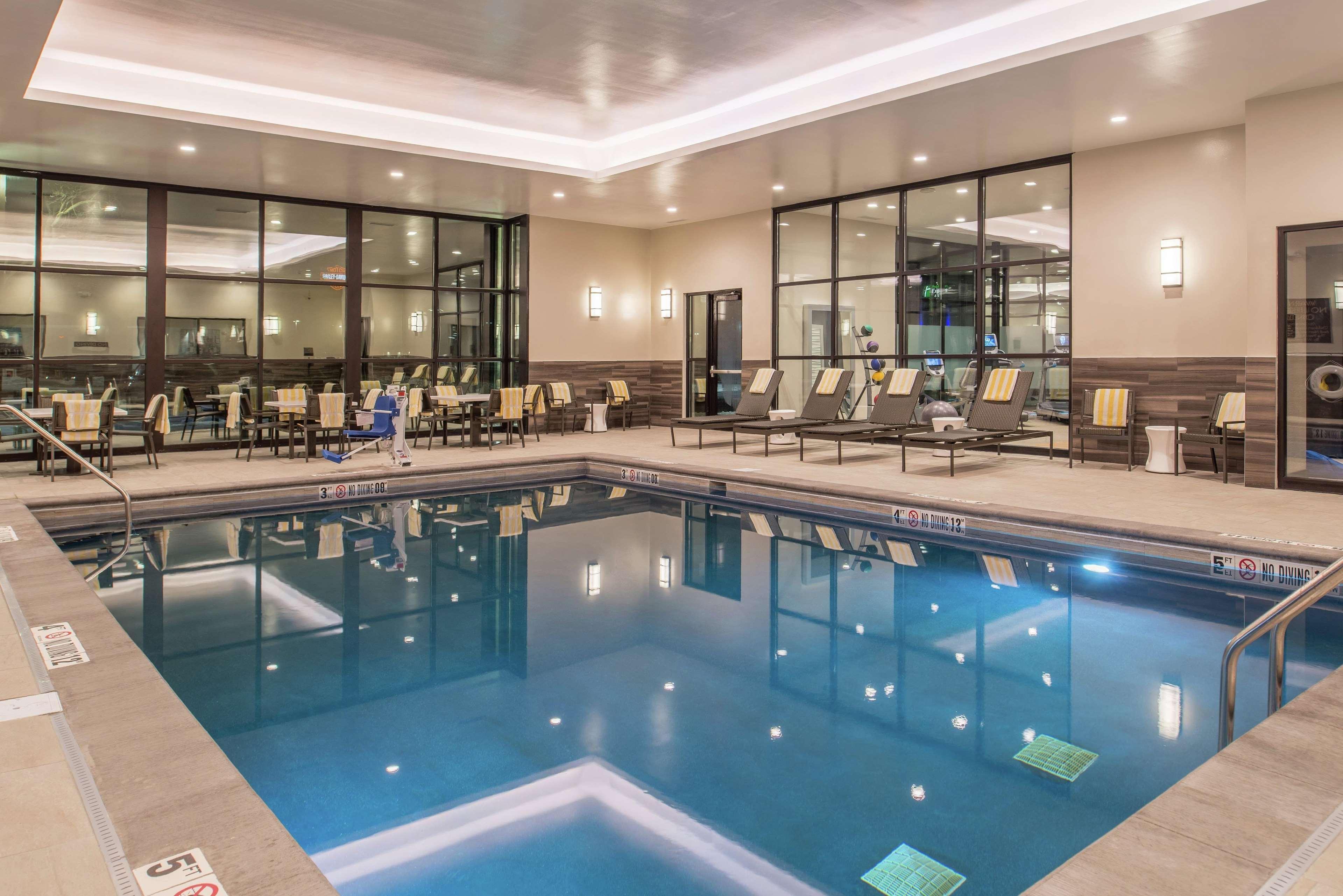 Hotel Doubletree By Hilton Lafayette East Esterno foto