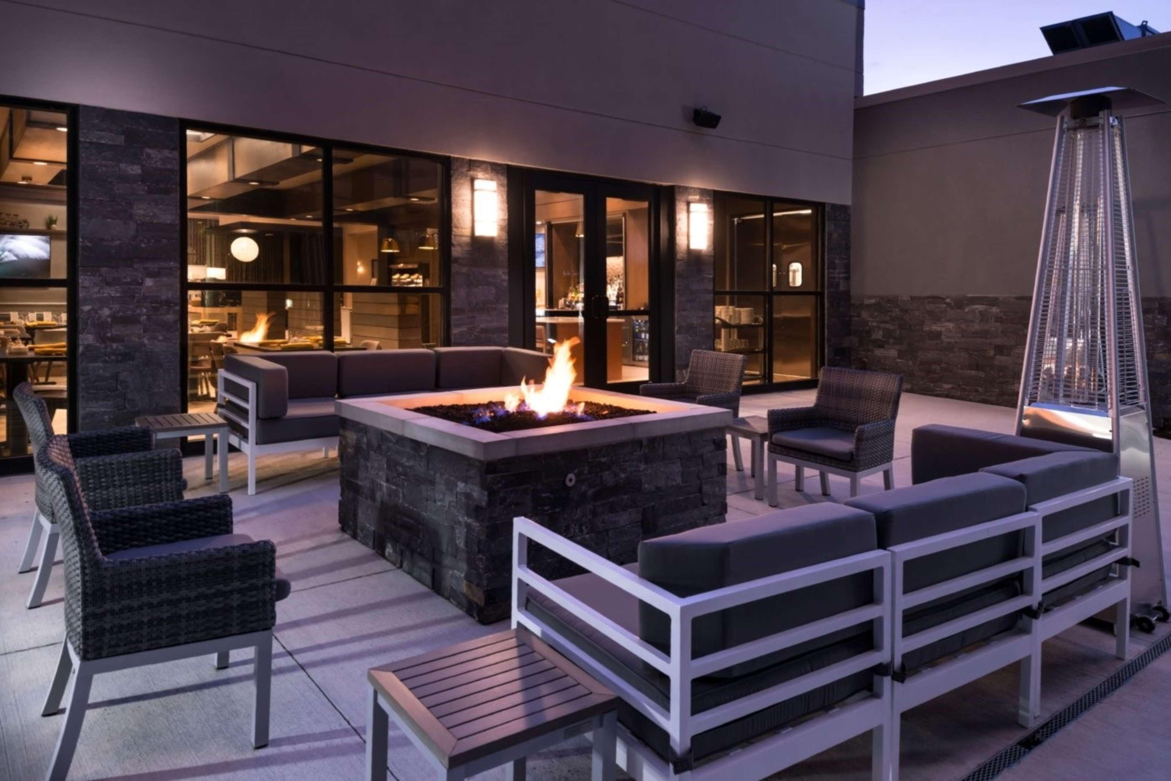 Hotel Doubletree By Hilton Lafayette East Esterno foto