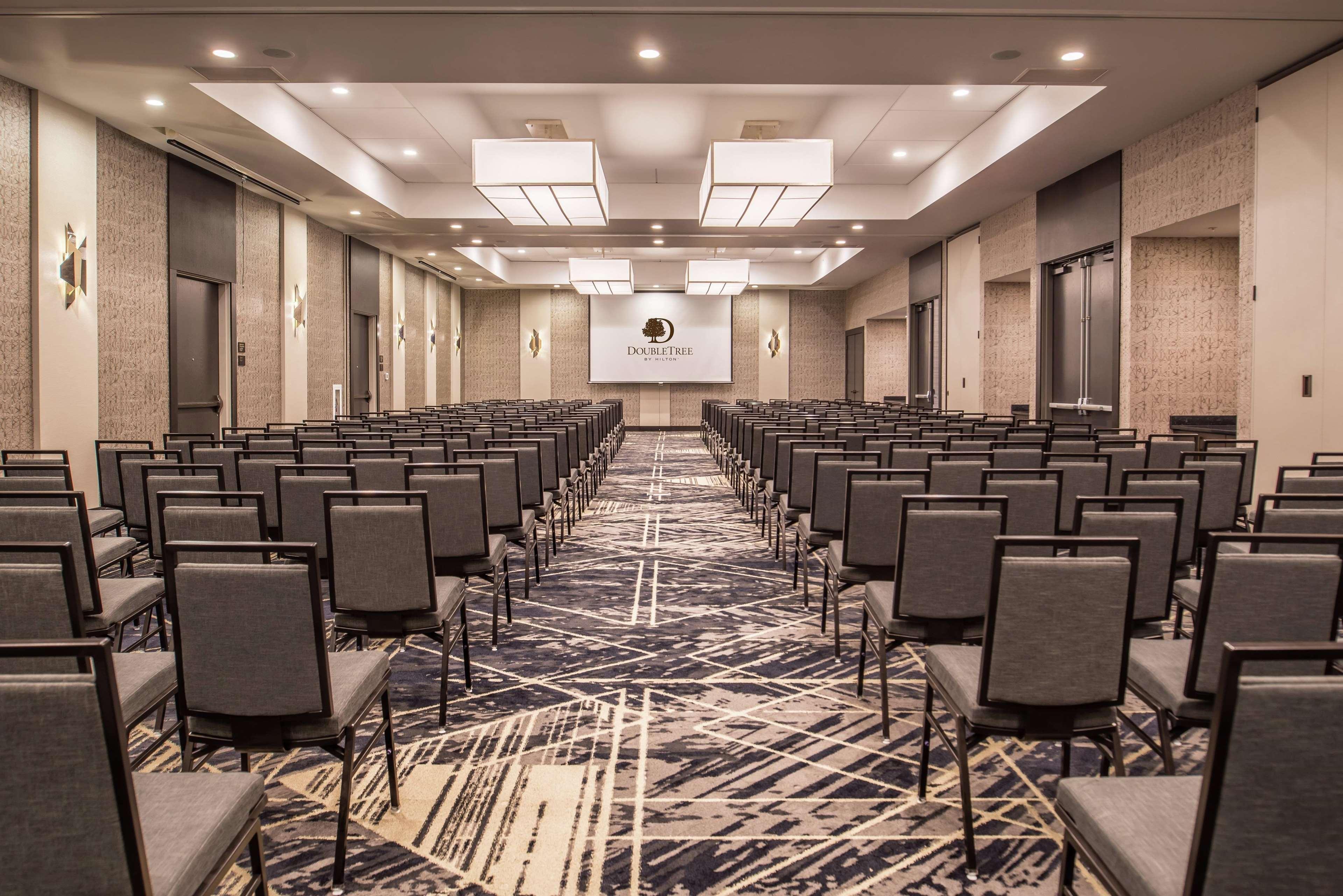 Hotel Doubletree By Hilton Lafayette East Esterno foto