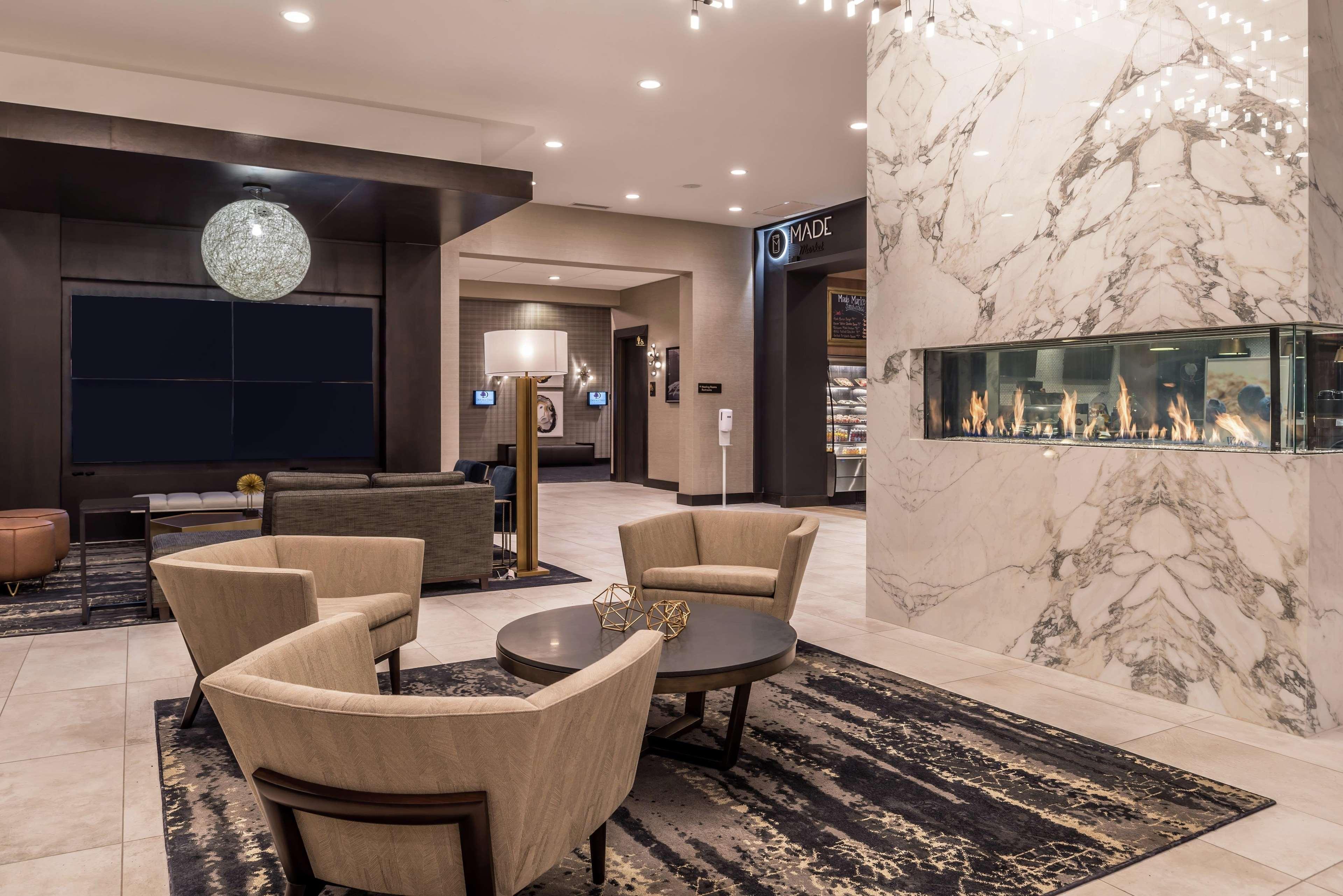 Hotel Doubletree By Hilton Lafayette East Esterno foto