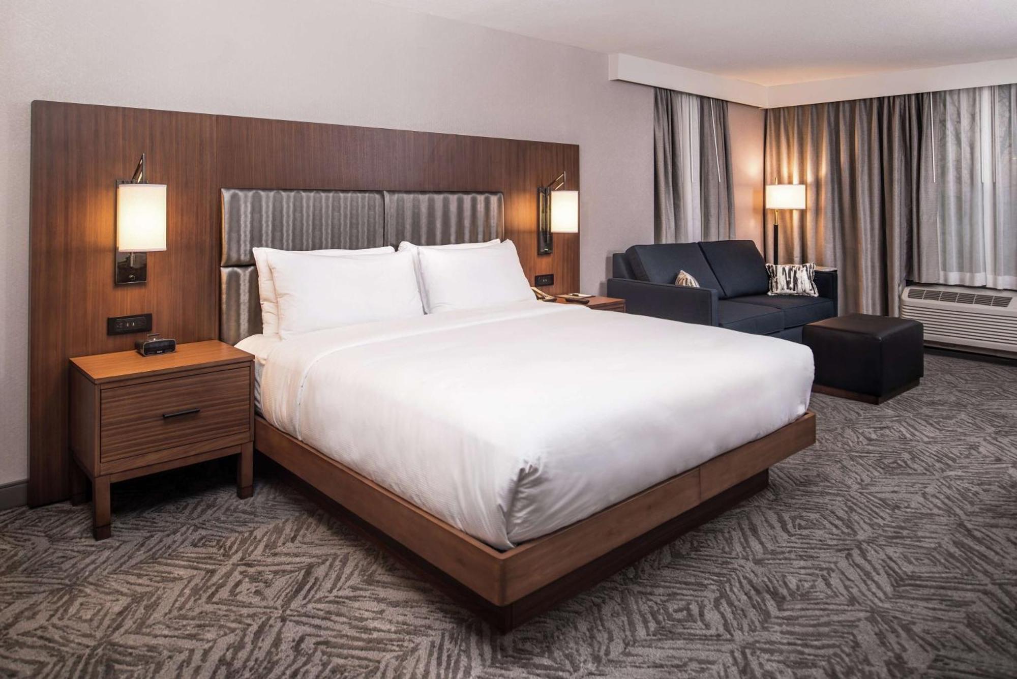 Hotel Doubletree By Hilton Lafayette East Esterno foto